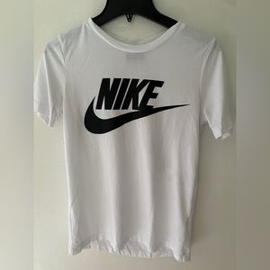 Nike white shirt, size:xs